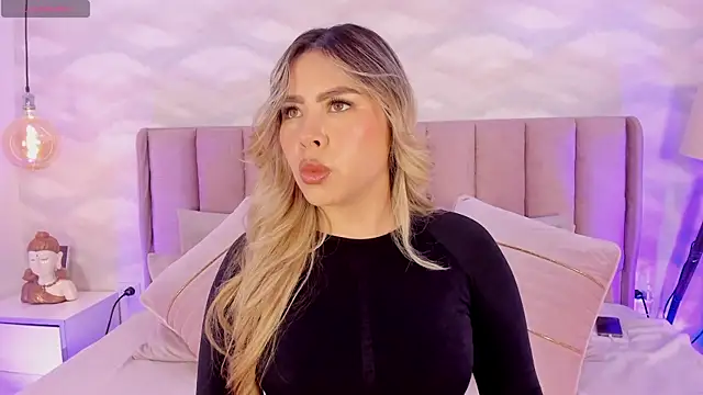 Snapshot of Katya_blonde chatting on 19, 11, 2025 Katya blonde online show from 19, 11, 2025