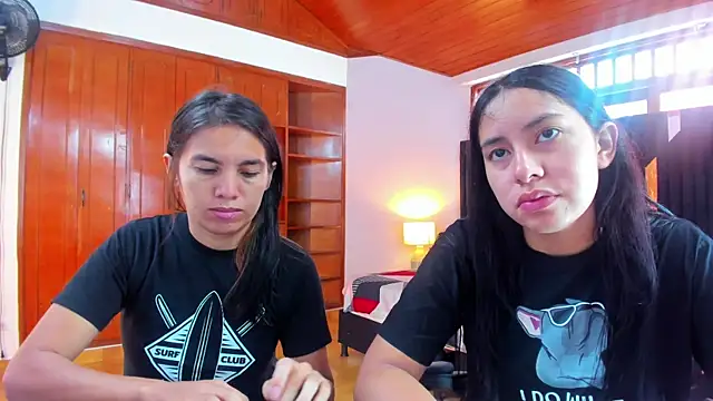 Snapshot of Sofy_and_Mia chatting on 10, 10, 2025 Sofy and Mia online show from 10, 10, 2025