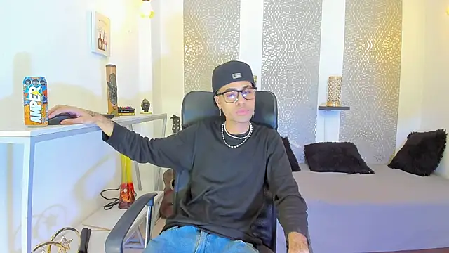 Snapshot of JacobBlackwell_ chatting on 25, 11, 2025 JacobBlackwell online show from 25, 11, 2025