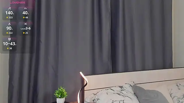 KellyeOun online show from 4, 11, 2025