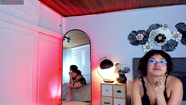 Snapshot of sunny_maya_ chatting on 9, 10, 2025 sunny maya online show from 9, 10, 2025