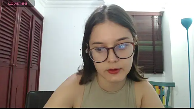 Snapshot of CarlaLorez chatting on 14, 10, 2025 CarlaLorez online show from 14, 10, 2025