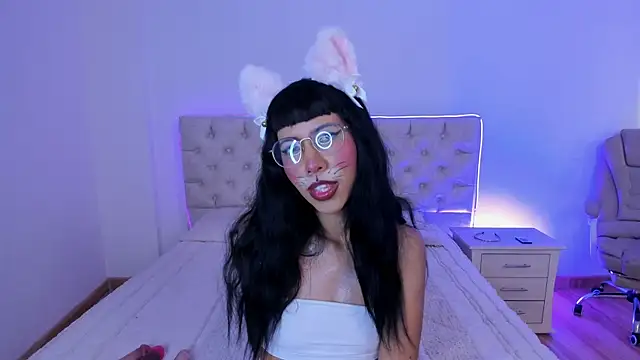 Snapshot of Nina_fox_0691 chatting on 18, 10, 2025 Nina fox 0691 online show from 18, 10, 2025