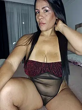 karla-bruni online show from 16, 12, 2025