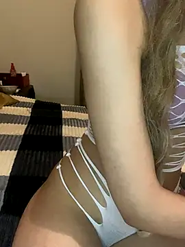 Snapshot of Sexy-Meryam chatting on 19, 12, 2025 Sexy-Meryam online show from 19, 12, 2025