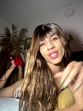 SiaraRealist online show from 15, 12, 2025