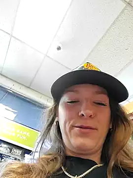 Snapshot of Cassaroll333 chatting on 5, 4, 2026 Cassaroll333 online show from 5, 4, 2026