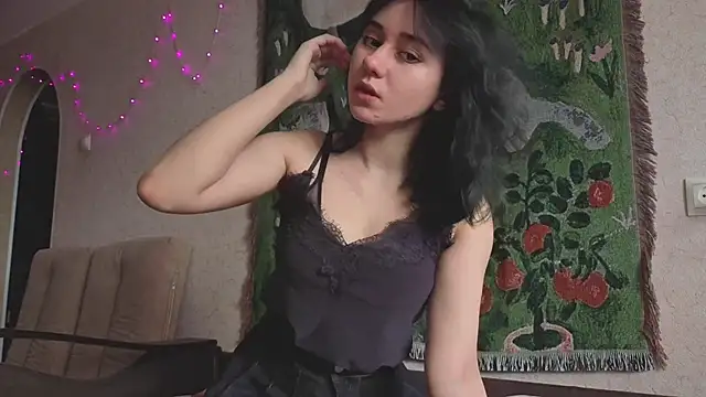 Snapshot of MiaLovelyOne chatting on 29, 4, 2026 MiaLovelyOne online show from 29, 4, 2026