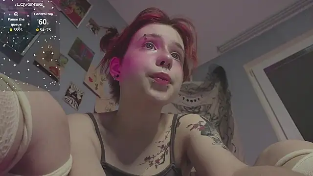 Snapshot of RubiReynnn chatting on 26, 10, 2025 RubiReynnn online show from 26, 10, 2025