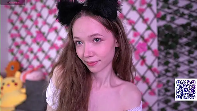 Petite Polly online show from 8, 10, 2025