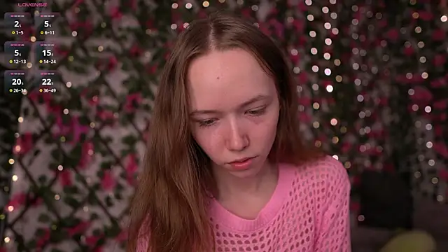 Snapshot of Petite_Polly chatting on 21, 12, 2025 Petite Polly online show from 21, 12, 2025