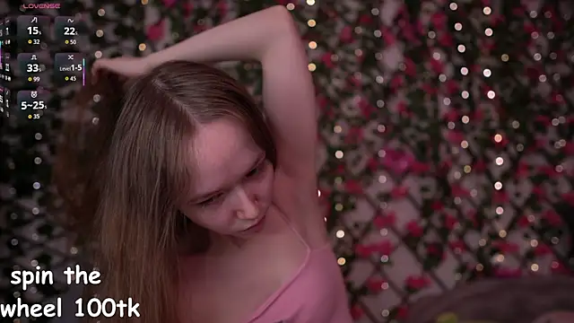 Snapshot of Petite_Polly chatting on 4, 2, 2026 Petite Polly online show from 4, 2, 2026