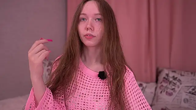 Snapshot of Petite_Polly chatting on 20, 3, 2026 Petite Polly online show from 20, 3, 2026