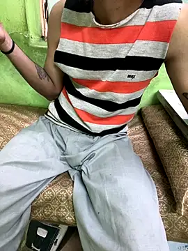 Snapshot of foxythebold chatting on 24, 10, 2025 foxythebold online show from 24, 10, 2025