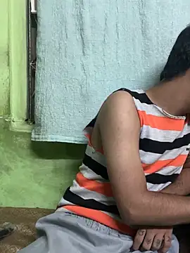 Snapshot of foxythebold chatting on 24, 10, 2025 foxythebold online show from 24, 10, 2025