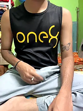 Snapshot of foxythebold chatting on 16, 12, 2025 foxythebold online show from 16, 12, 2025