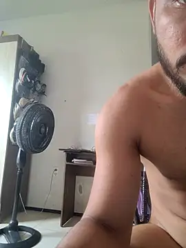 Snapshot of discreto_17 chatting on 1, 11, 2025 discreto 17 online show from 1, 11, 2025