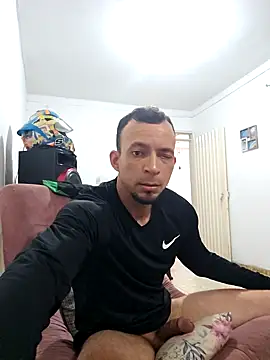 Snapshot of Racso100 chatting on 8, 11, 2025 Racso100 online show from 8, 11, 2025