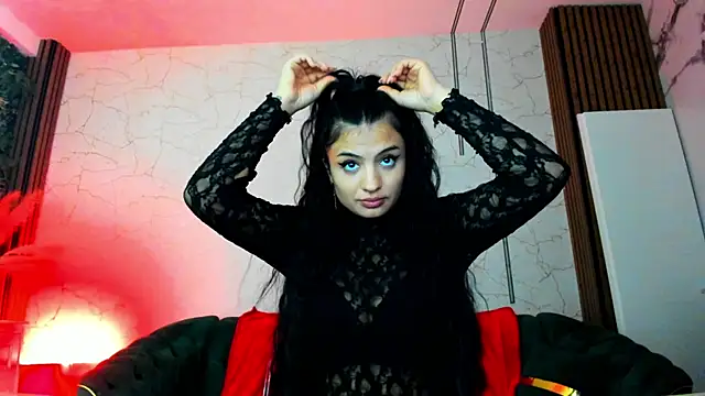 Snapshot of TinyVixen_ chatting on 13, 10, 2025 TinyVixen online show from 13, 10, 2025