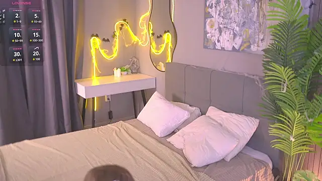 Snapshot of lorapalmerry chatting on 1, 11, 2025 lorapalmerry online show from 1, 11, 2025