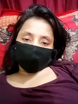 Snapshot of Megla879 chatting on 18, 11, 2025 Megla879 online show from 18, 11, 2025