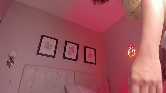 Snapshot of _alison_c chatting on 19, 11, 2025 alison c online show from 19, 11, 2025