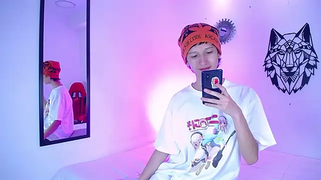 Emo Boy  online show from 15, 1, 2026