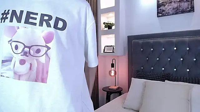 Emo Boy  online show from 26, 3, 2026