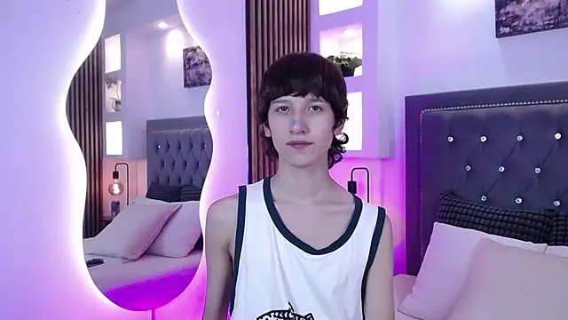 Emo Boy  online show from 2, 4, 2026