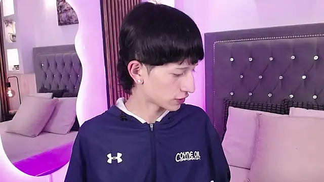 Emo Boy  online show from 25, 5, 2026