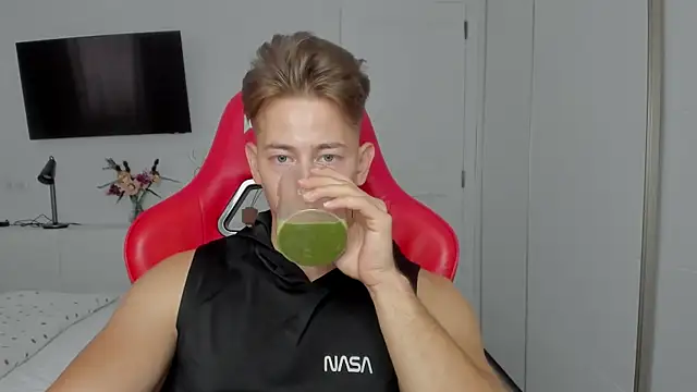 Snapshot of find0m_master chatting on 11, 10, 2025 find0m master online show from 11, 10, 2025