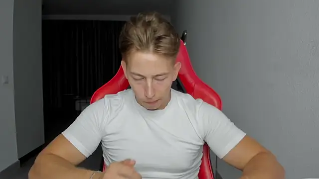 Snapshot of find0m_master chatting on 22, 10, 2025 find0m master online show from 22, 10, 2025