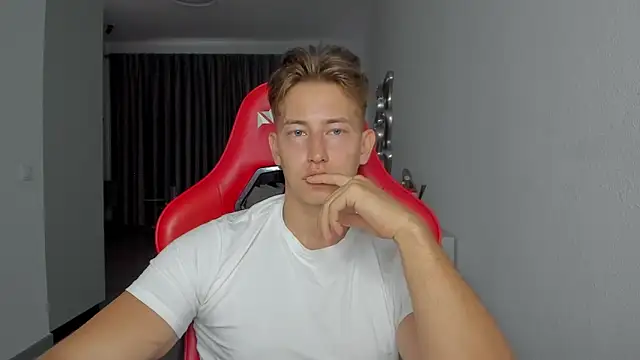 Snapshot of find0m_master chatting on 24, 10, 2025 find0m master online show from 24, 10, 2025