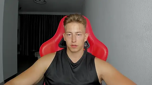 Snapshot of find0m_master chatting on 30, 10, 2025 find0m master online show from 30, 10, 2025