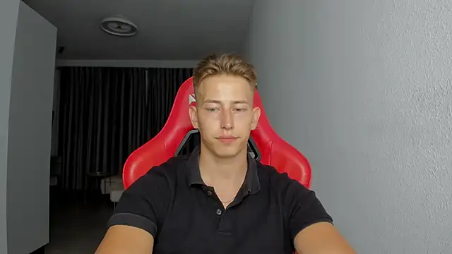 Snapshot of find0m_master chatting on 31, 10, 2025 find0m master online show from 31, 10, 2025