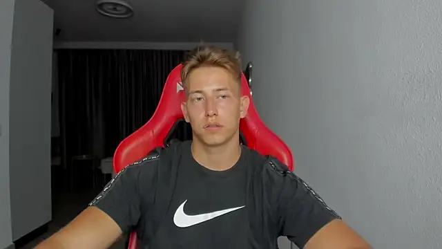 Snapshot of find0m_master chatting on 3, 11, 2025 find0m master online show from 3, 11, 2025