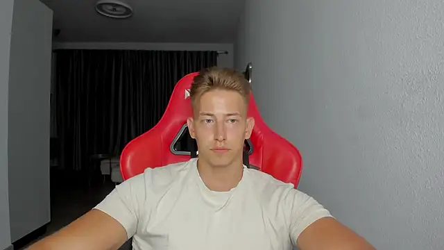 Snapshot of find0m_master chatting on 4, 11, 2025 find0m master online show from 4, 11, 2025