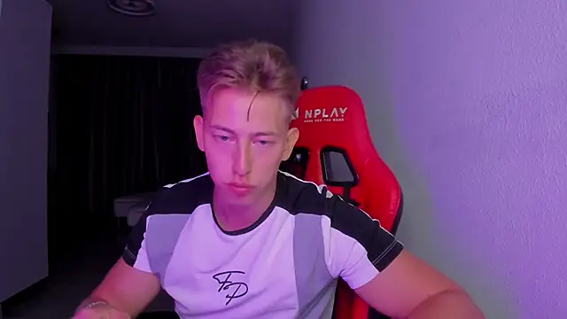 Snapshot of find0m_master chatting on 7, 11, 2025 find0m master online show from 7, 11, 2025