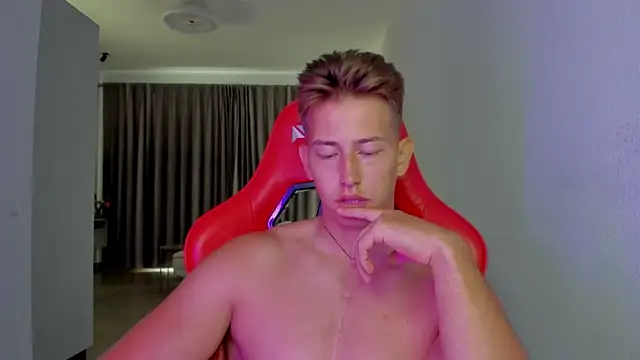 Snapshot of find0m_master chatting on 11, 11, 2025 find0m master online show from 11, 11, 2025