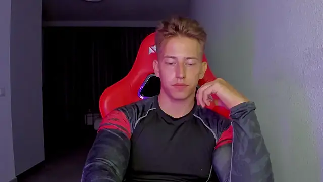 Snapshot of find0m_master chatting on 12, 11, 2025 find0m master online show from 12, 11, 2025