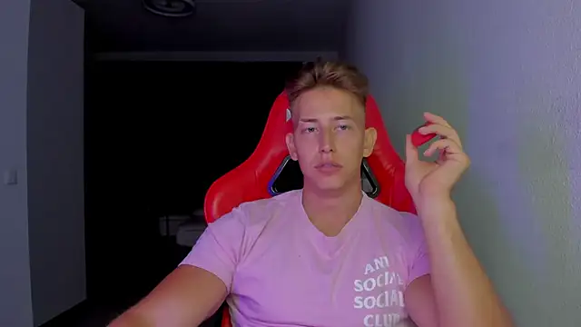 Snapshot of find0m_master chatting on 14, 11, 2025 find0m master online show from 14, 11, 2025