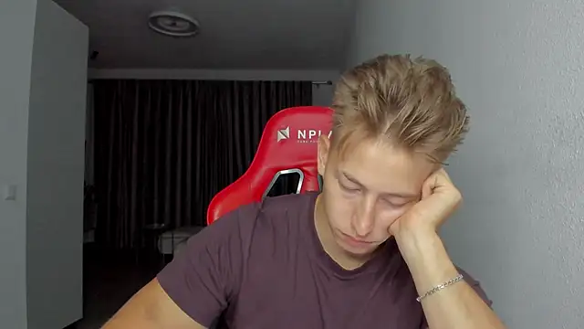 Snapshot of find0m_master chatting on 24, 11, 2025 find0m master online show from 24, 11, 2025