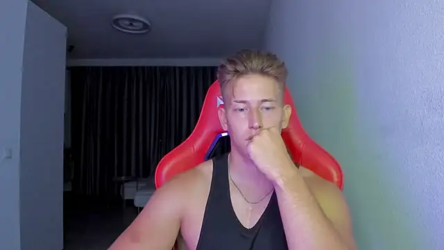 Snapshot of find0m_master chatting on 26, 11, 2025 find0m master online show from 26, 11, 2025