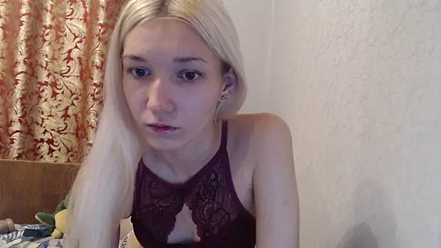 maybe doll online show from 27, 11, 2025