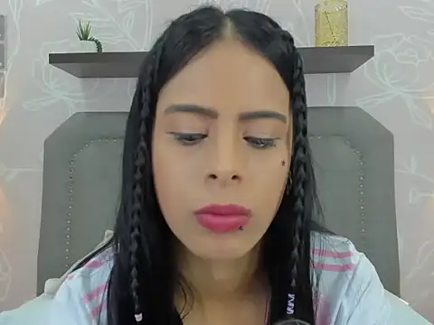 laura maite  online show from 24, 11, 2025