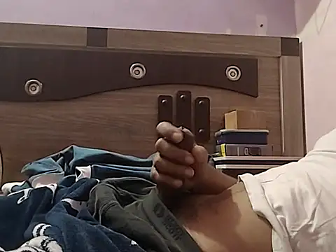 Snapshot of vickymtrb chatting on 14, 11, 2025 vickymtrb online show from 14, 11, 2025