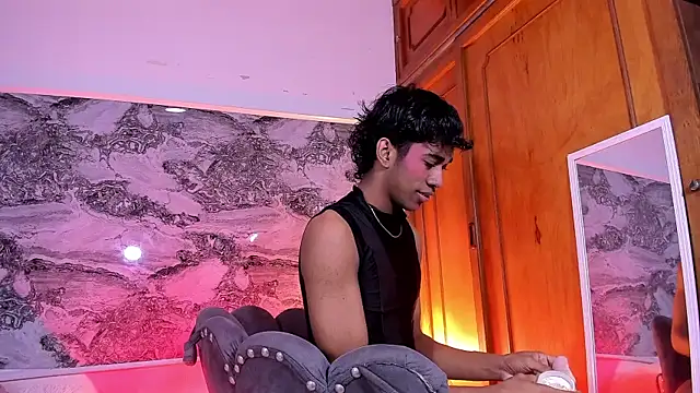 Ethan thouse online show from 20, 12, 2025