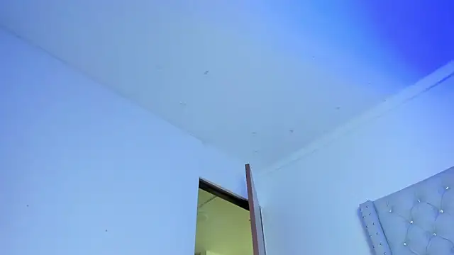 ChocoBunny1 online show from 11, 11, 2025