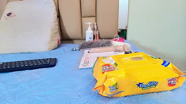 Snapshot of hannah_teehn chatting on 13, 11, 2025 hannah teehn online show from 13, 11, 2025