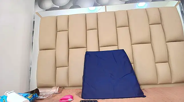 Snapshot of hannah_teehn chatting on 25, 11, 2025 hannah teehn online show from 25, 11, 2025